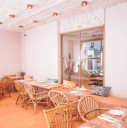 Projet pro réalisé avec des pièces vintage sélectionnées sur Selency.