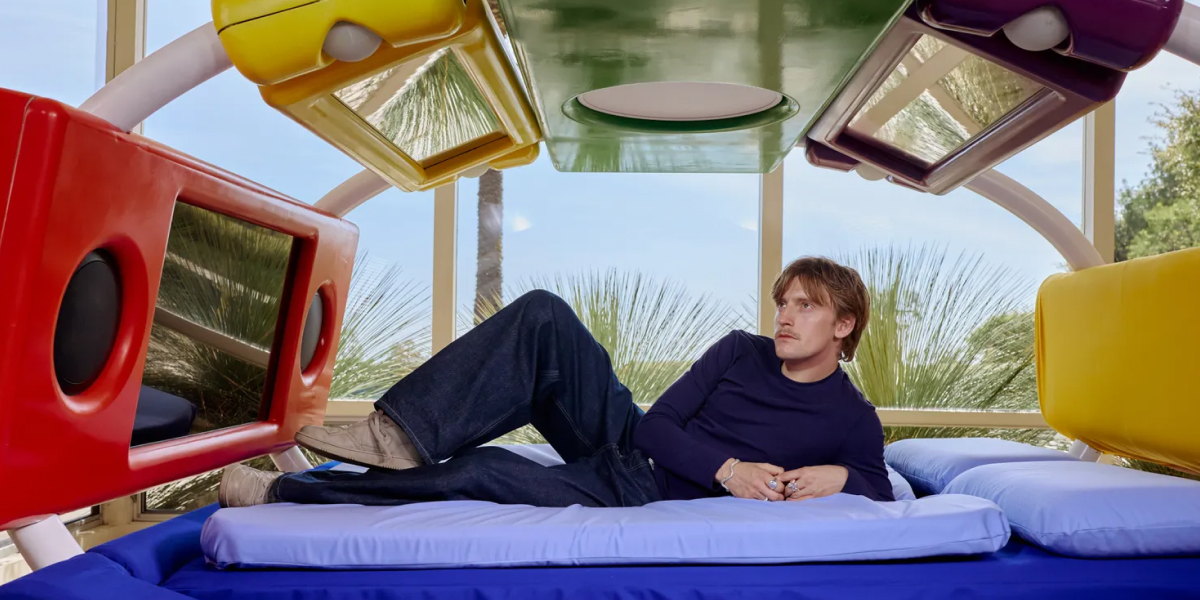 GUSTAF WESTMAN – Le designer suédois qui adoucit le monde avec ses&nbsp;courbes