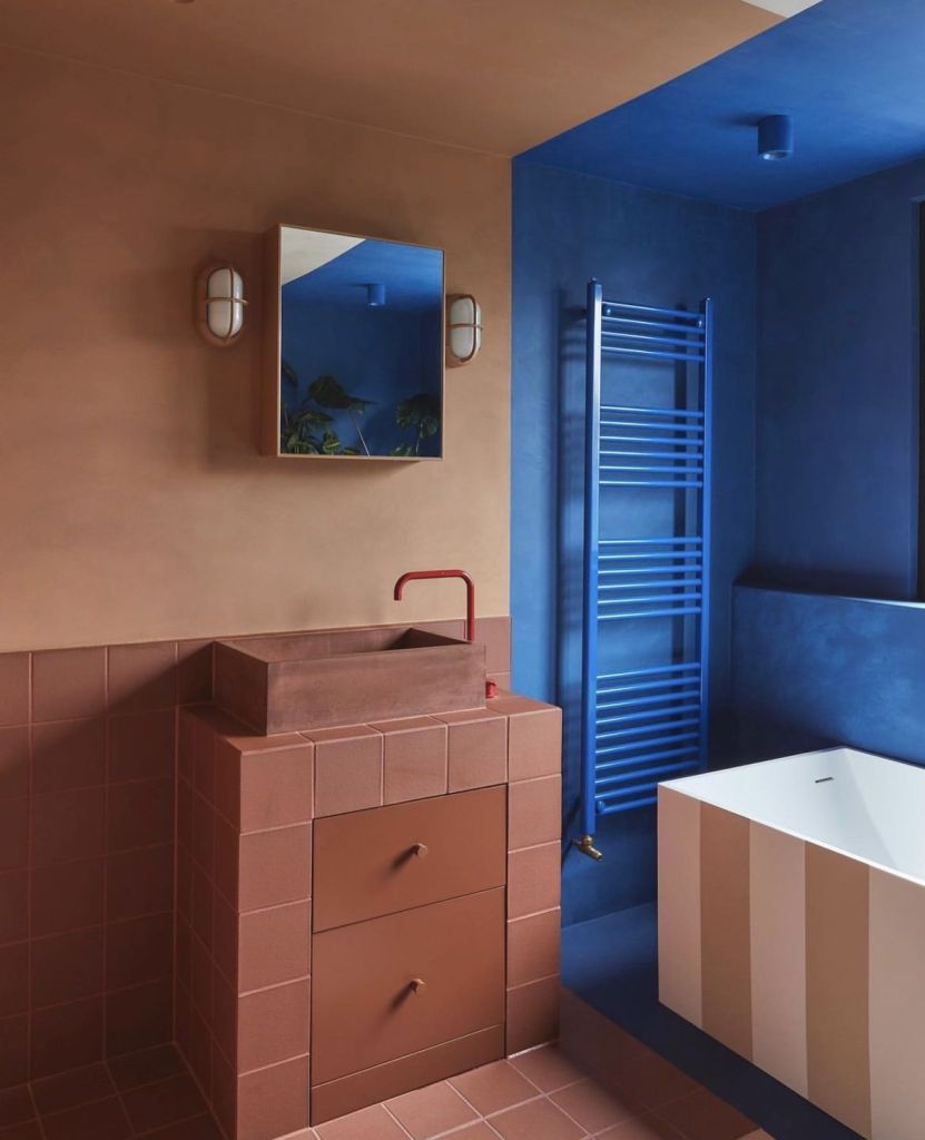 Bleu Klein : profondeur et élégance