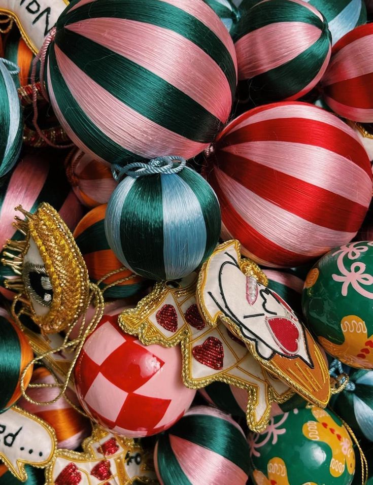 Rayures et damier : l’esprit couture du Noël graphique