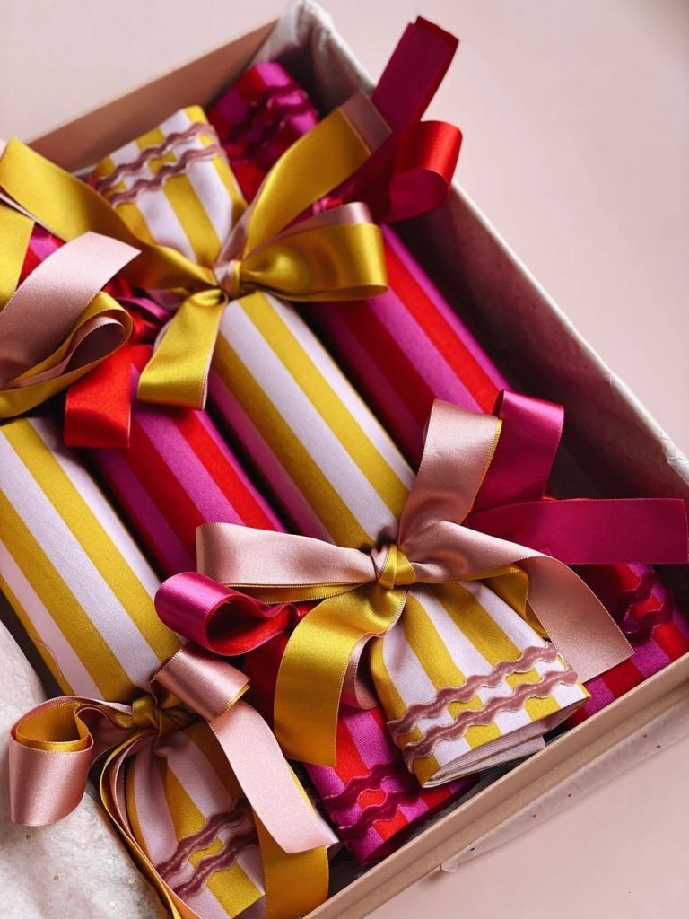 Rayures et damier : l’esprit couture du Noël graphique