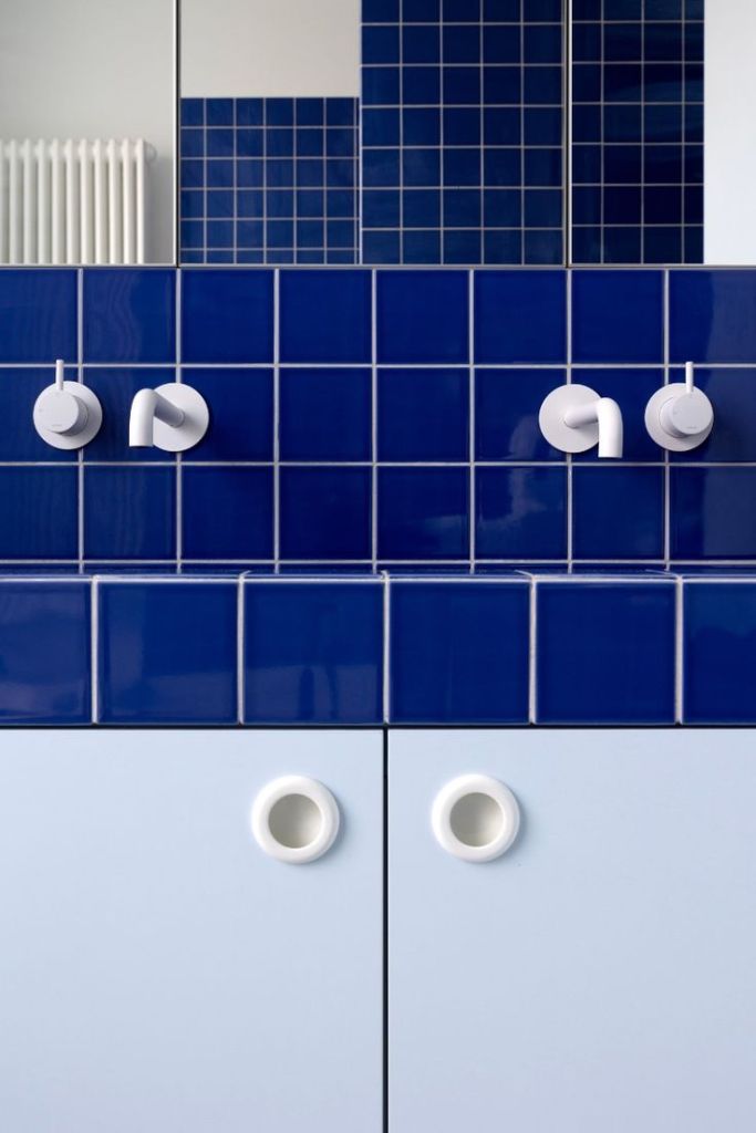 Bleu Klein : profondeur et élégance