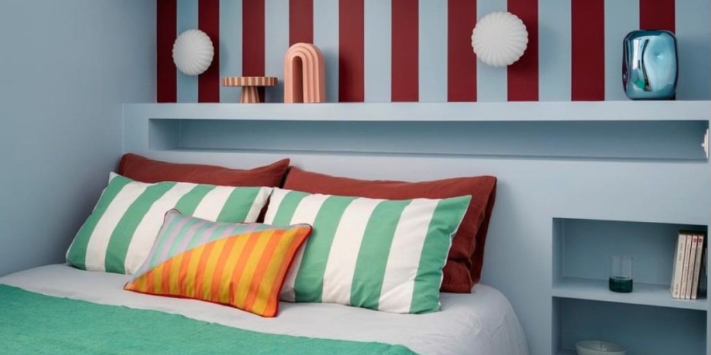 TÊTE DE LIT – Couleurs vives, formes audacieuses et élégance sur-mesure