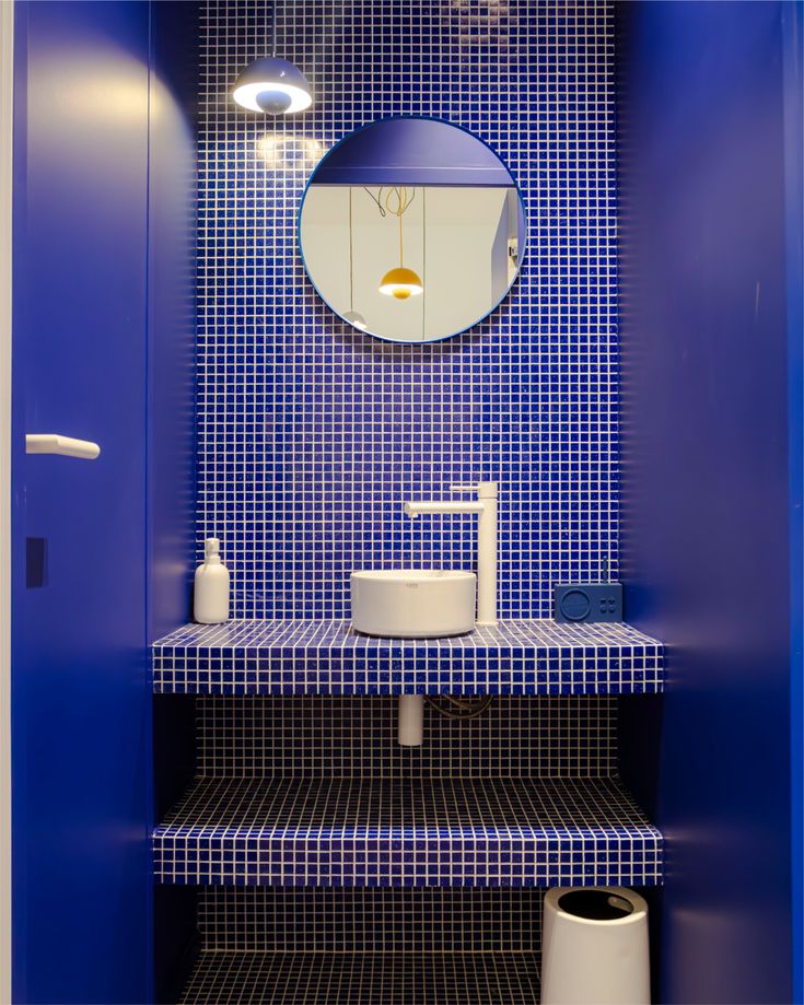 Bleu Klein : profondeur et élégance