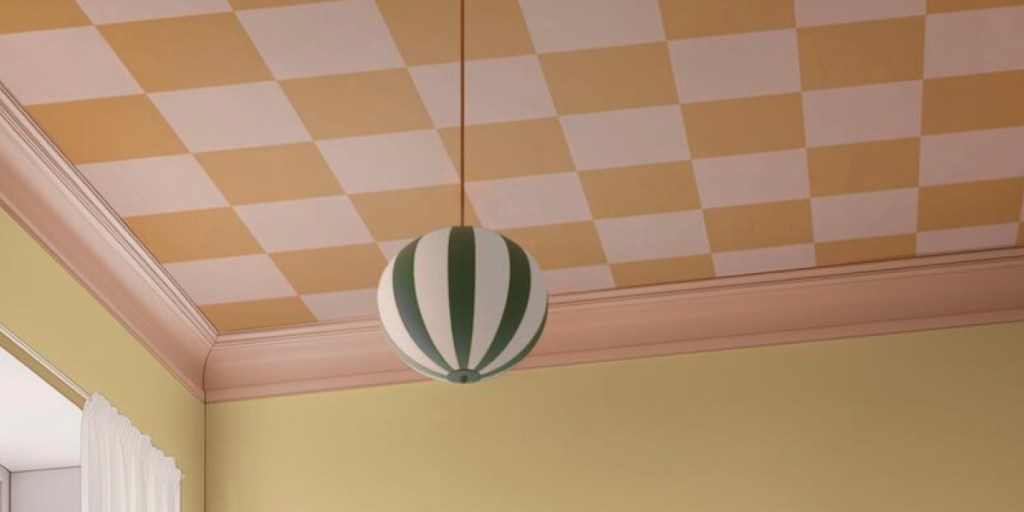 PLAFONDS COLORÉS - La cinquième façade comme signature design haut de gamme