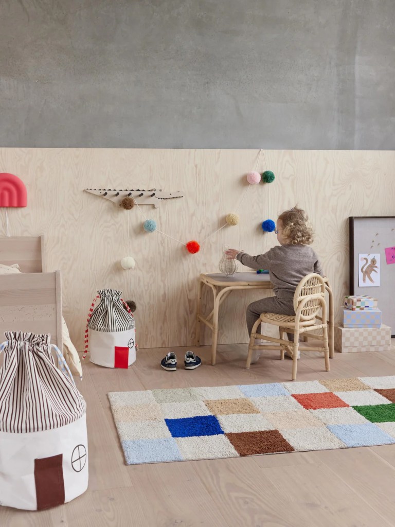 Couleurs rétro : une palette joyeuse pour la déco enfant