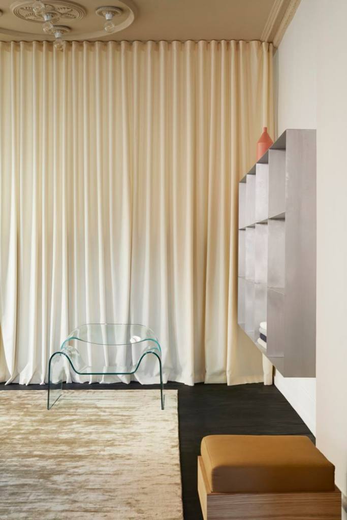 Observez l’ambiance de la pièce