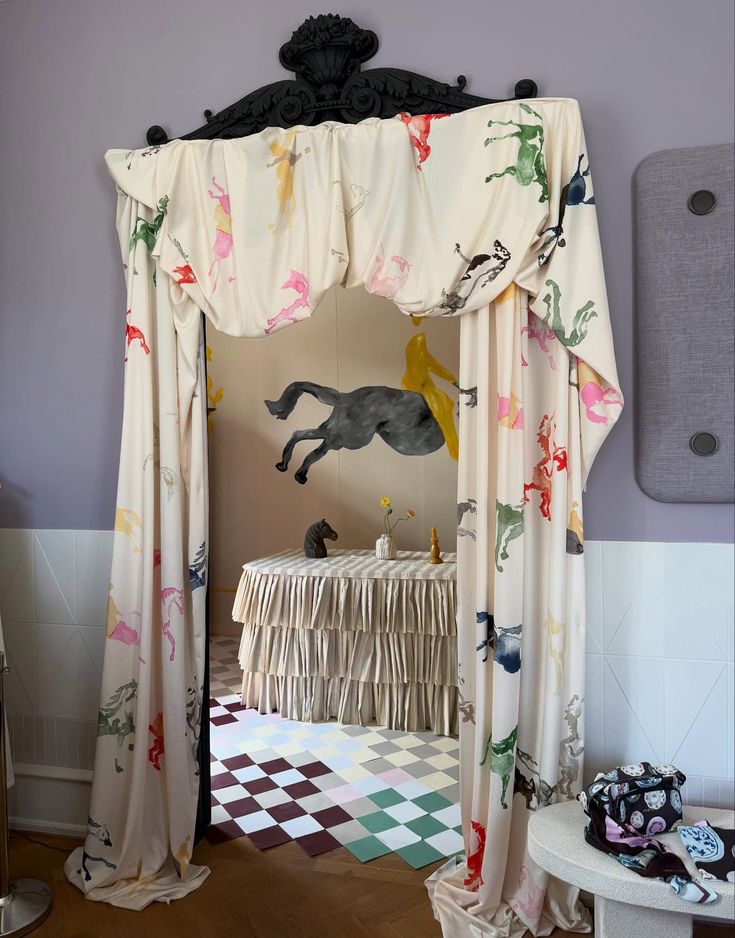 Observez l’ambiance de la pièce