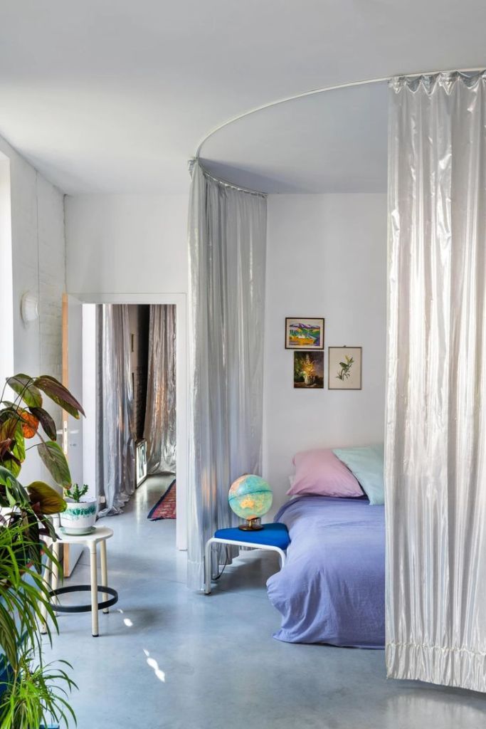 Observez l’ambiance de la pièce