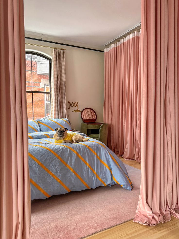 Observez l’ambiance de la pièce