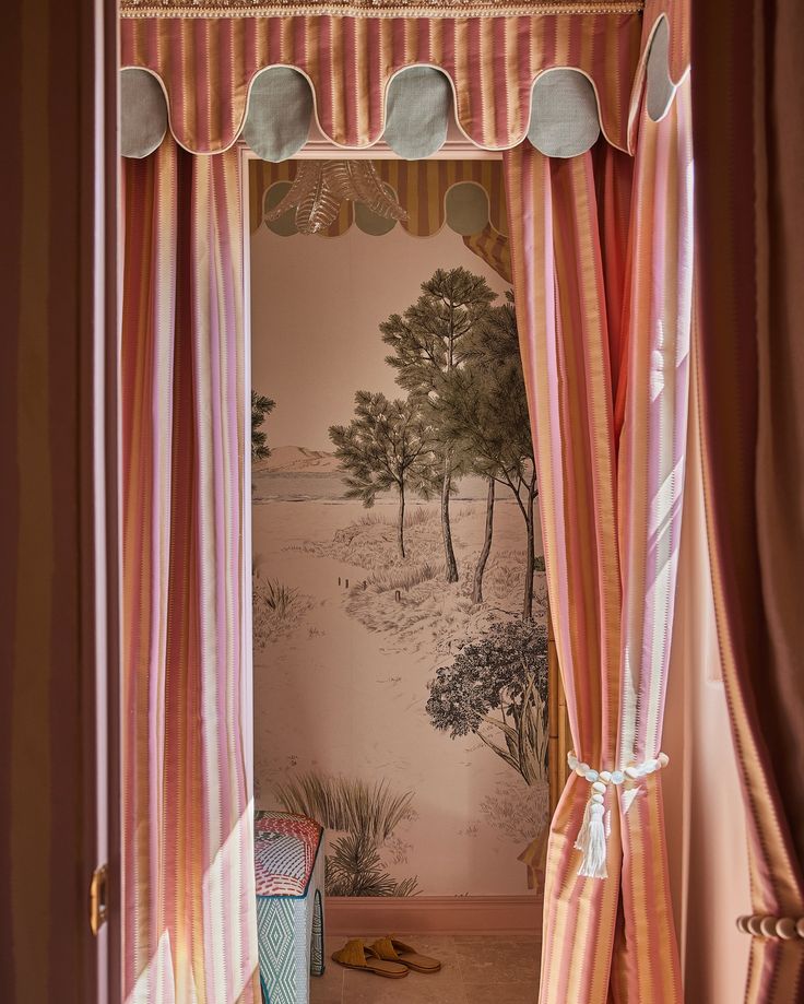 Observez l’ambiance de la pièce